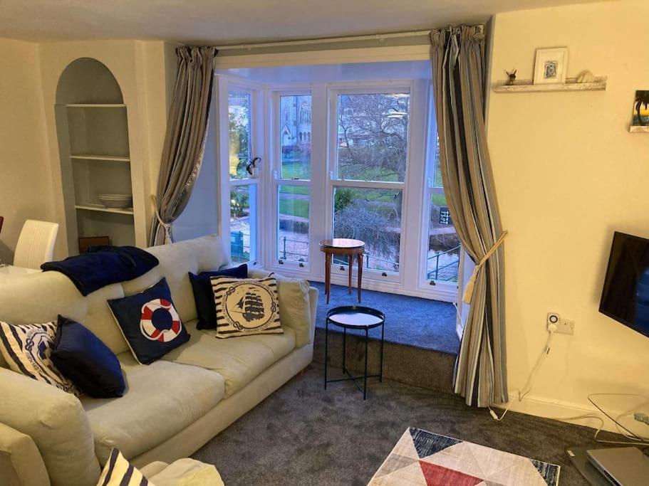 Lawn View Apartment 道利什 外观 照片